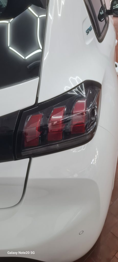 Peugeot 208 1.2 Puretch Ative