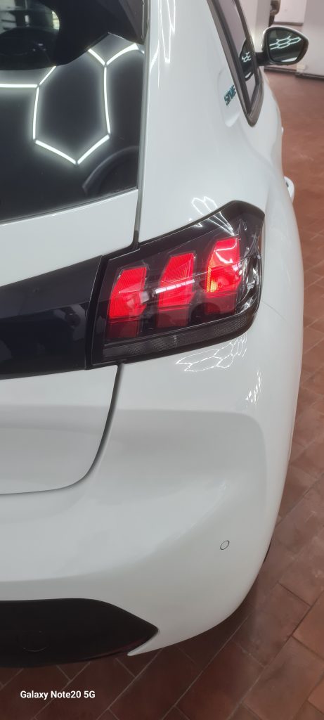 Peugeot 208 1.2 Puretch Ative