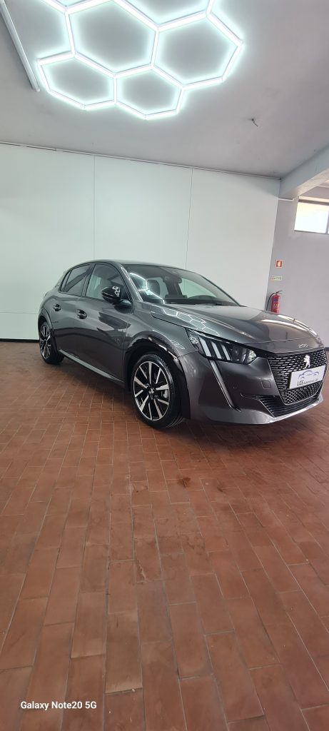 Peugeot 208 1.2 Puretch GT EAT8